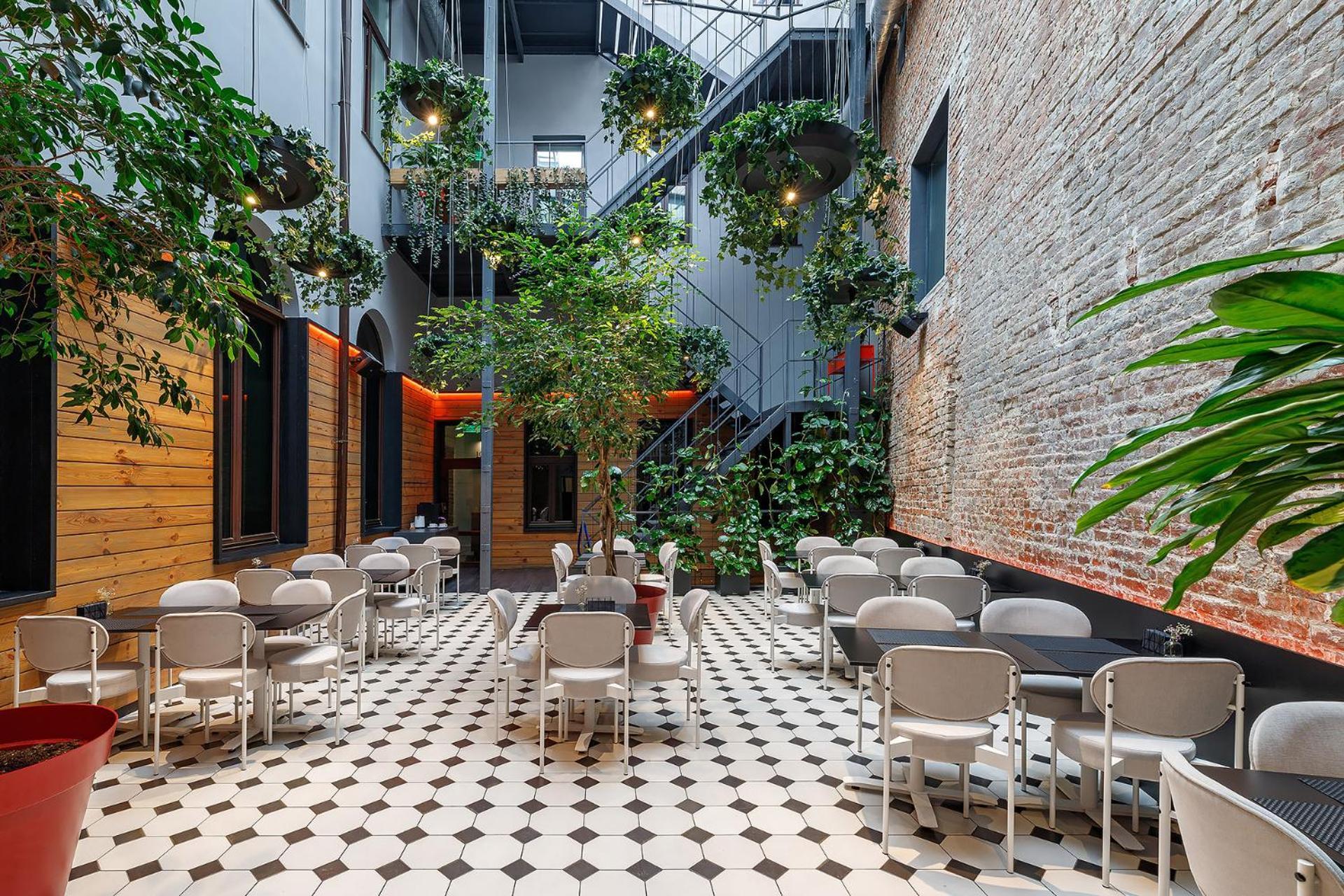Ferenc Hotel & Restaurant Lviv Eksteriør bilde