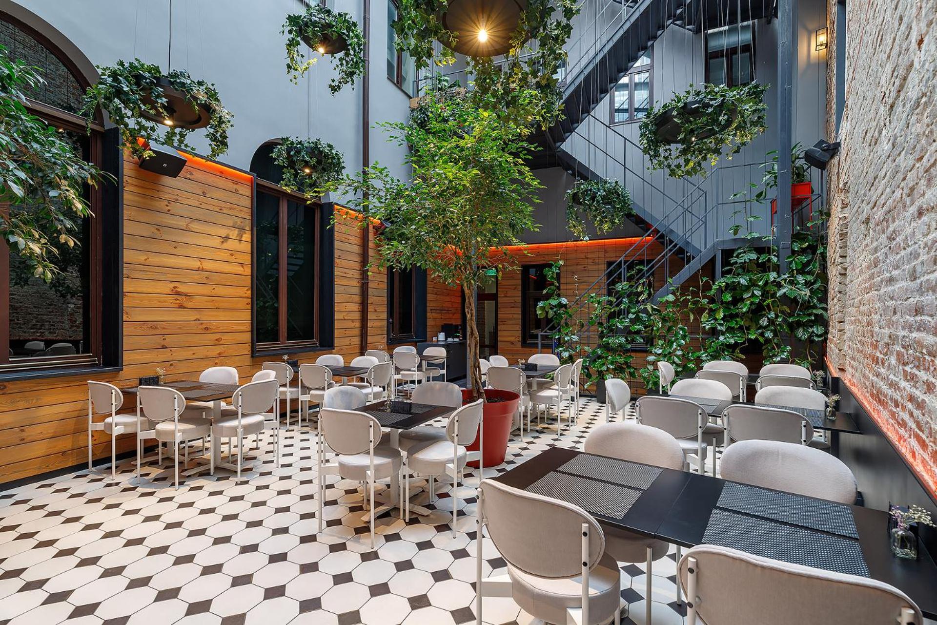 Ferenc Hotel & Restaurant Lviv Eksteriør bilde